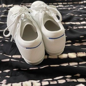 The Lace Up Sneaker size 9 Bright White